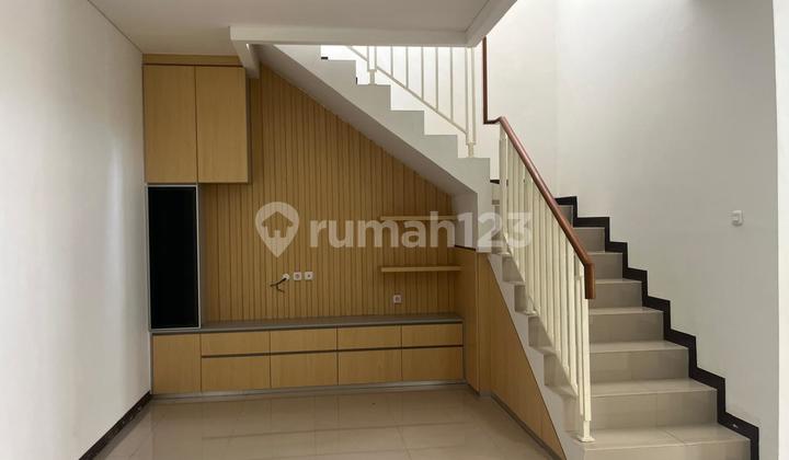 Rumah Disewakan Kota Baru Parahyangan 2 Lantai