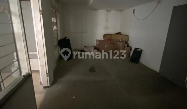 Strategic Shophouse for Sale/Rent on Jl Veteran, Bandung 2