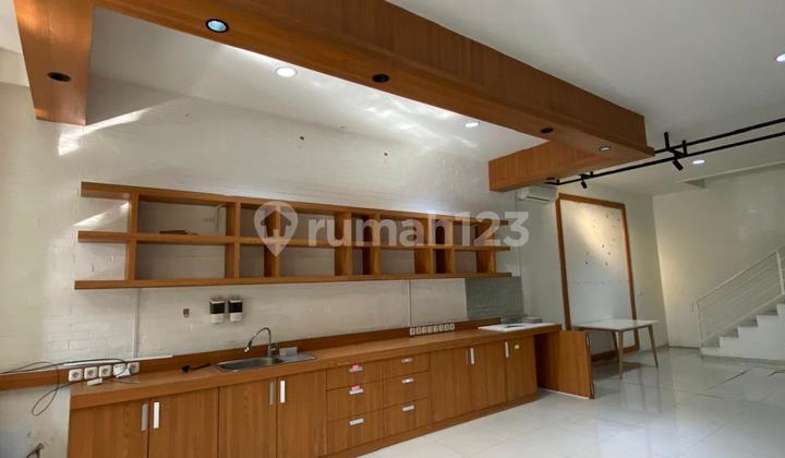 Ruko Disewakan di Surya Sumantri Bandung Siap Pakai Ruko Disewakan di Surya Sumantri Bandung Siap Pakai