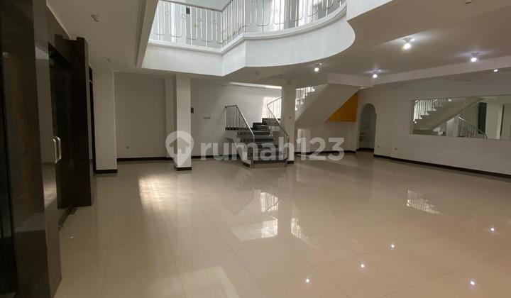 Commercial Space for Rent on Mainroad Pasirkaliki Bandung Commercial Space for Rent on Mainroad Pasirkaliki Bandung