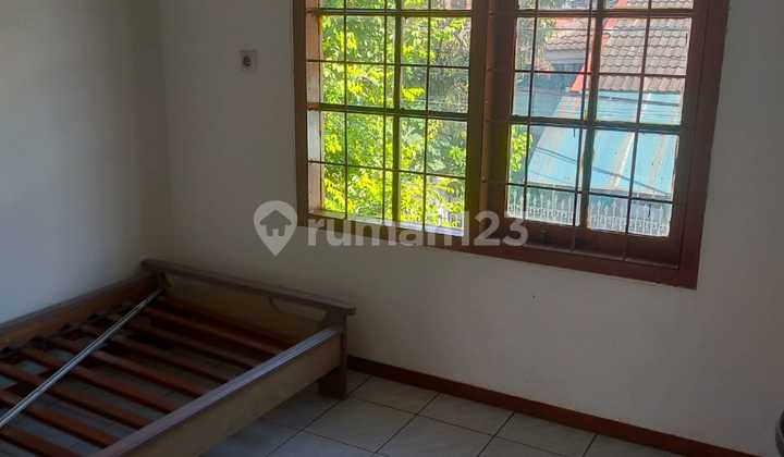 House for Sale on Kembar Street, Bandung, Ready to Occupy.
