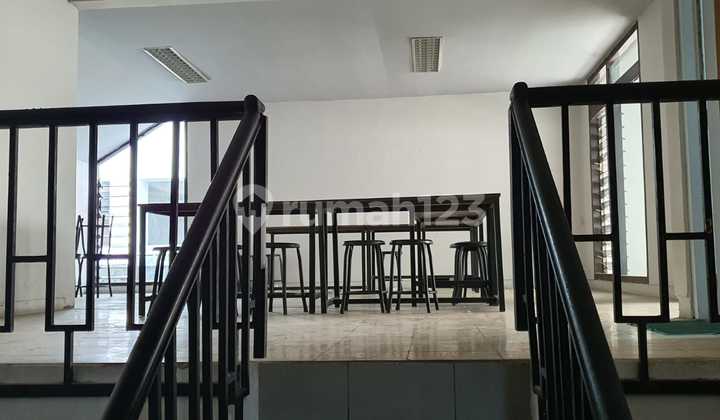 Ruang Usaha Disewakan di Jl Cihampelas Bandung Mainroad