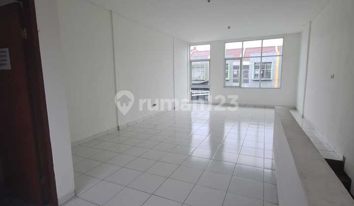 Shop House for Sale in Derwati Bandung, Strategic Location, Ready 11 Units 2