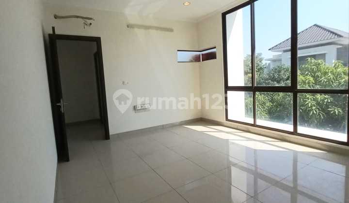 Rumah Dijual 2 Lantai di Summarecon Bandung 2