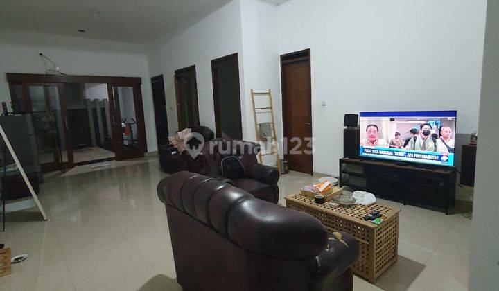 Rumah Dijual Singgasana Pradana Bandung Siap Huni 1