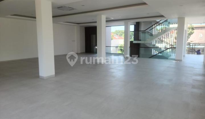 Building for Rent, Mainroad Sukajadi Bandung Location