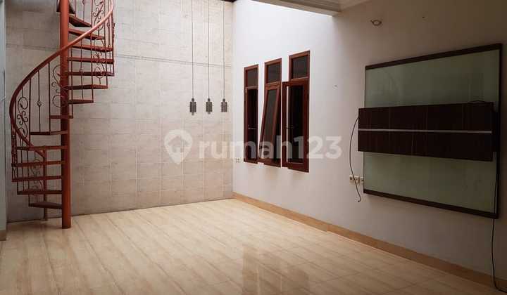 Rumah Dijual di Kopo Permai Bandung Semi Furnished