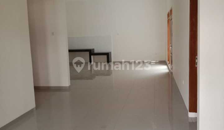 Dijual Rumah Terawat di Taman Kopo Indah Bandung 2