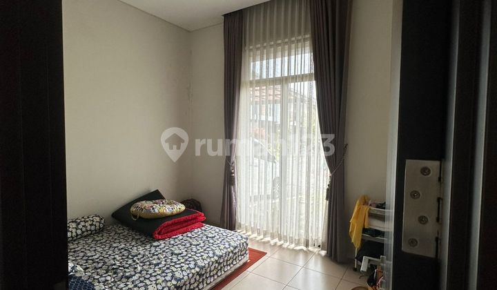 House for Sale Semi-Furnished Kota Baru Parahyangan 2