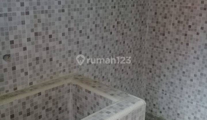 Rumah dijual Cantik dan modern. Lokasi Tengah kota di Jalan sukawinatan 4