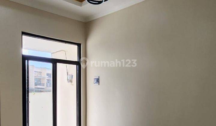 Dijual Rumah Siap Huni 2 lt di Citra Raya 2