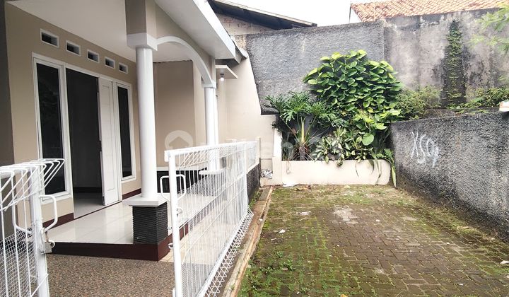 For Rent: 1-Story Move-In Ready House in Jatimakmur Housing For Rent: 1-Story Move-In Ready House in Jatimakmur Housing