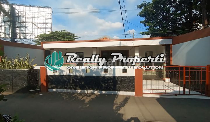 For Rent/Sale Business/Office House Near Jatiwaringin Toll Road