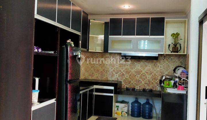 Rumah tinggal 2 lantai, lingkungan tenang, furnished, lokasi strategis. 2