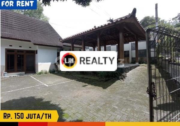 VILLA JALAN KALIURANG, PAKEM 1