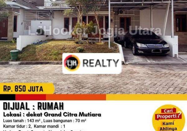 Rumah dalam perumahan di jalan wates yogyakarta 1