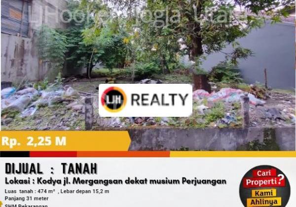 Land in the City Near the Struggle Museum.