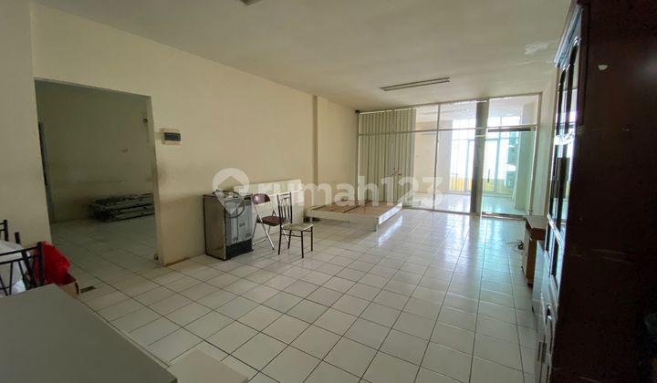 Quick Sale of Season City Row of 3 Shops 2