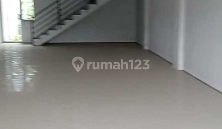 Ruko 3 Lantai Lokasi Strategis Parkir Luas di Semarang Timur 2