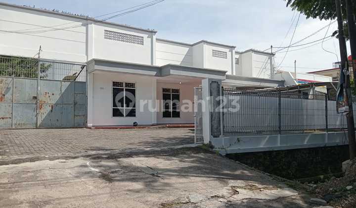 Strategic Warehouse for Rent Ready to Use with Tronton Access in Manyaran, West Semarang 1