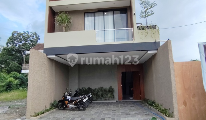 Exclusive Boarding Fully Furnished Strategic Location Behind UII Campus Jakal 2