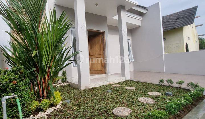 Rumah murah dan cantik strategis di jl Godean  4