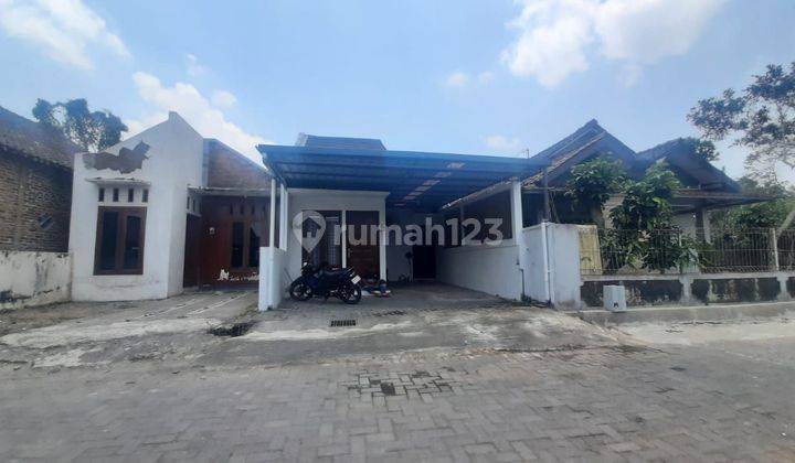 Rumah siap huni lokasi strategis  dekat jl Kaliurang km.10 2