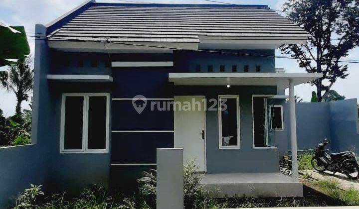 Rumah siap huni strategis barat pasar Sleman  1