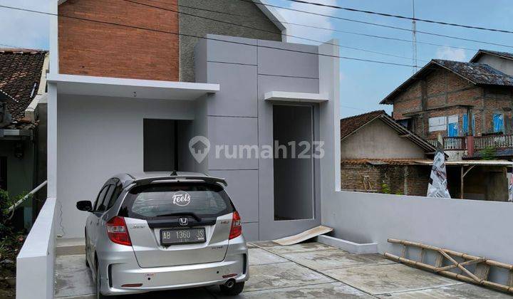 Rumah Scandinavian , strategis di Jl Godean dekat pasar Godean  1