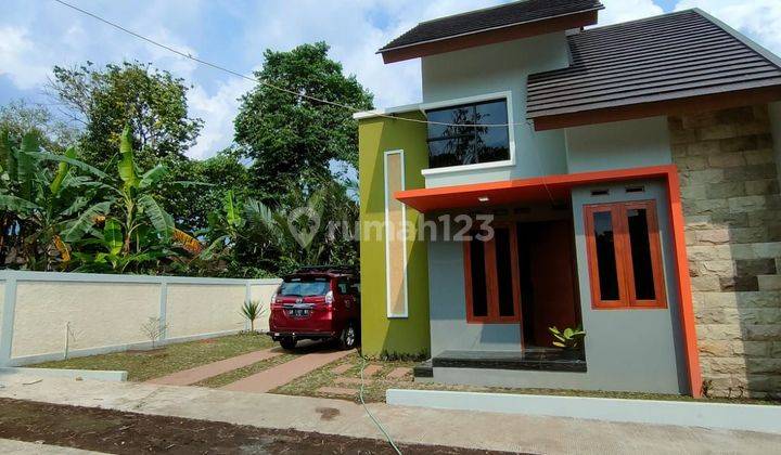 Rumah baru lantai dua mezzanine strategis di Jl palagan km.14 2