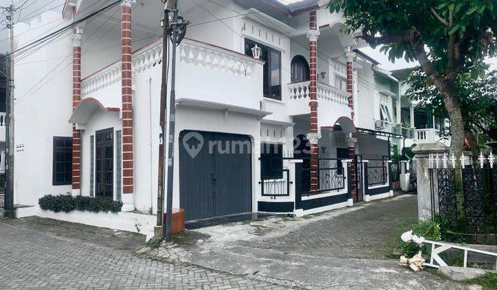 Rumah mewah hook strategis di perumahan nogotirto dekat jl kabupaten  2