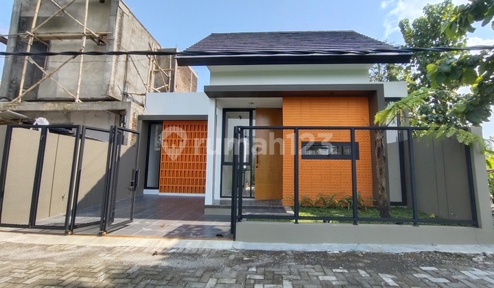 Rumah Siap Huni Strategis Di Jakal Km.10,9 Dekat Sekolah Bias 