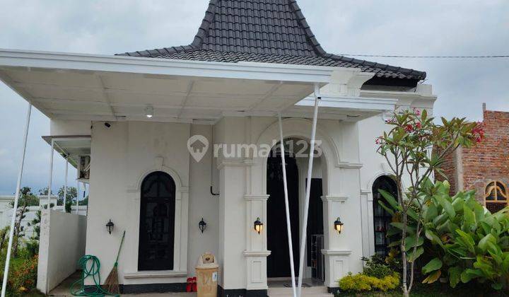 Rumah Mediterania strategis tepi Jl raya di zona wisata Prambanan  1