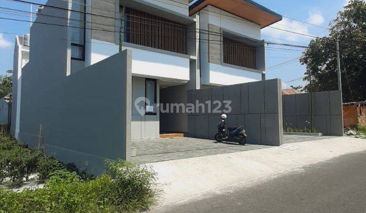 Rumah Mewah 2 Lantai Siap Huni Strategis Di Jl Palagan Km 9,5 2