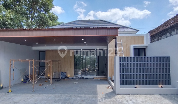 Rumah Mewah Luas Utara Stadion Maguwoharjo Rumah Mewah Luas Utara Stadion Maguwoharjo