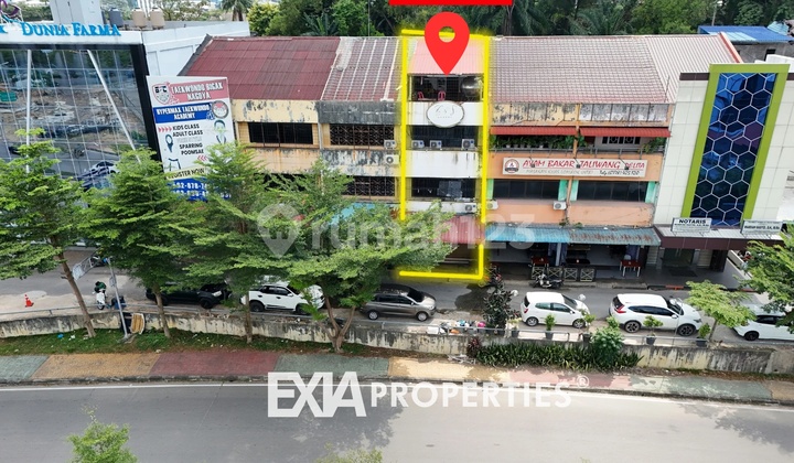 3.5-Storey Shop House Across from BTN Pelita Nagoya Bank 2