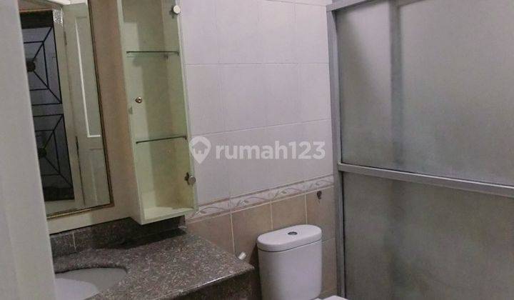 Disewakan rumah cantik Puri Mas Surabaya 11