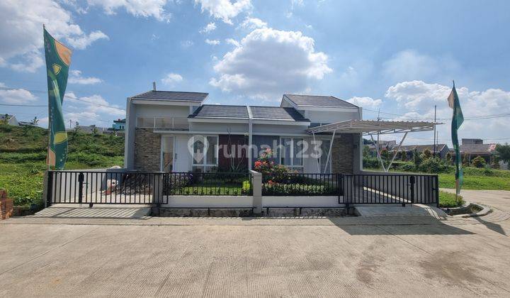 Rumah Sejuk nan Indah dengan View Danau di Bogor 1