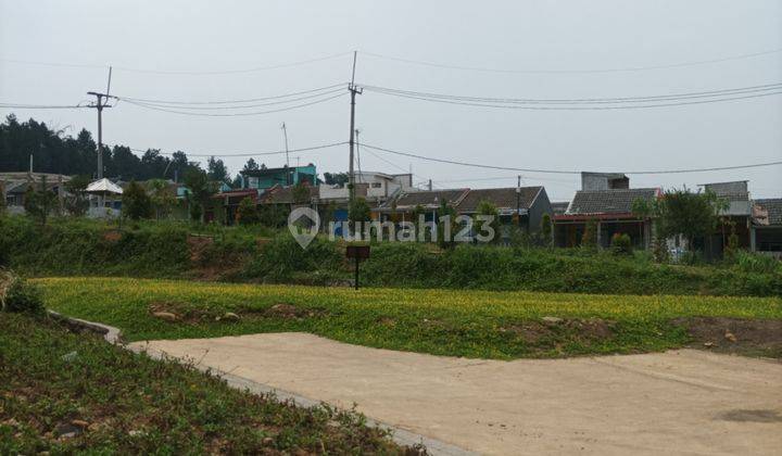 Rumah Sejuk nan Indah dengan View Danau di Bogor 13