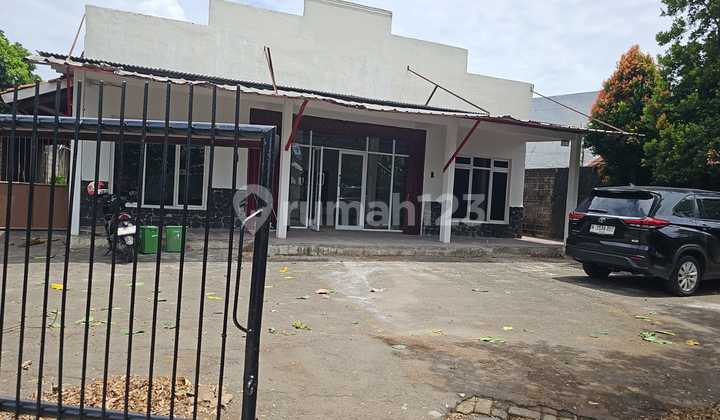 Disewakan Rumah untuk Gudang Luas Tanah Besar Pinggir Jalan Raya dan Strategis