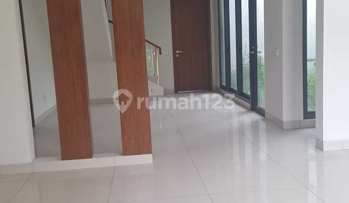 Residence in a Strategic Location Near Supermarket and Schools 2