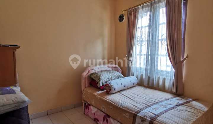 Comfortable Residence in a Neat Cluster, Ready to Occupy 2