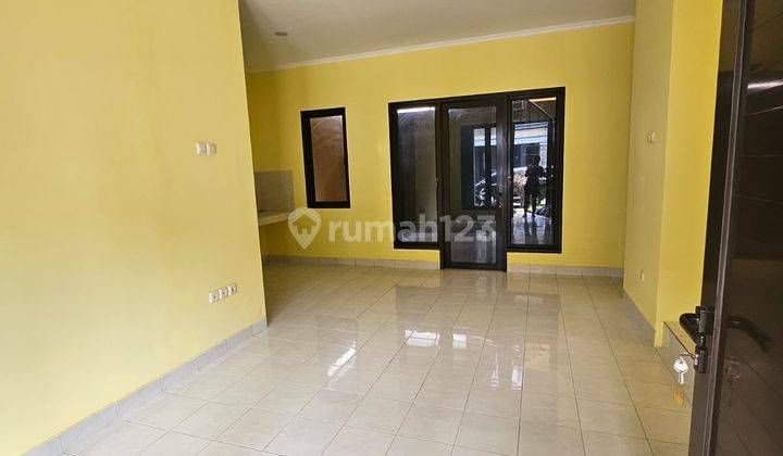 Rumah Sewa Semi Furnished Kota Wisata, Bogor 2