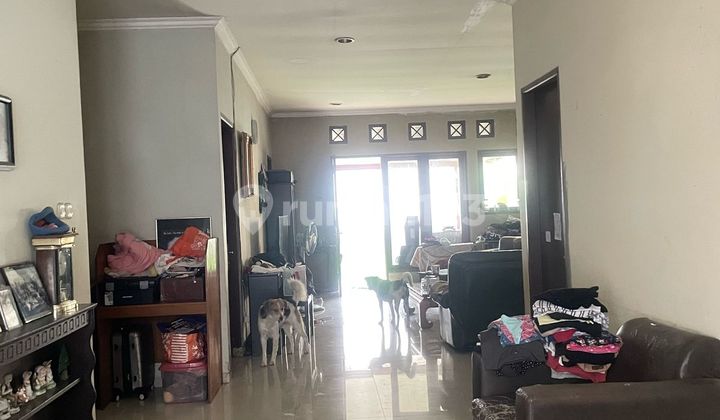 Comfortable Residence Near Toll Access and Supermarket in Bambu Apus 2