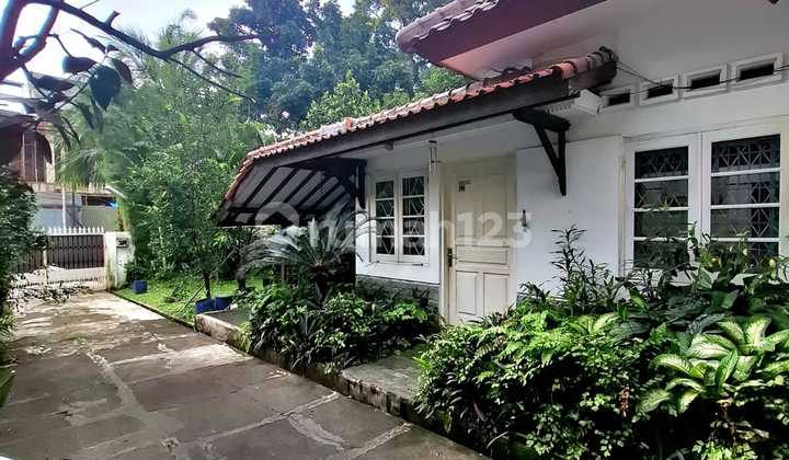 Rumah Lama Lokasi Dekat Senayanan Sudirman