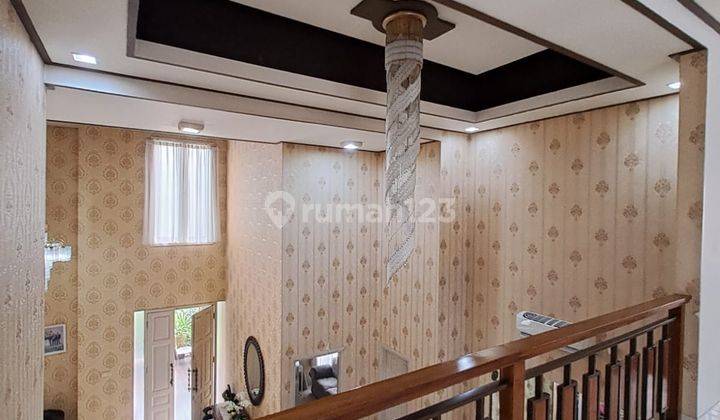 Rumah 2lantai dengan kolam renang bintaro jaksel 2