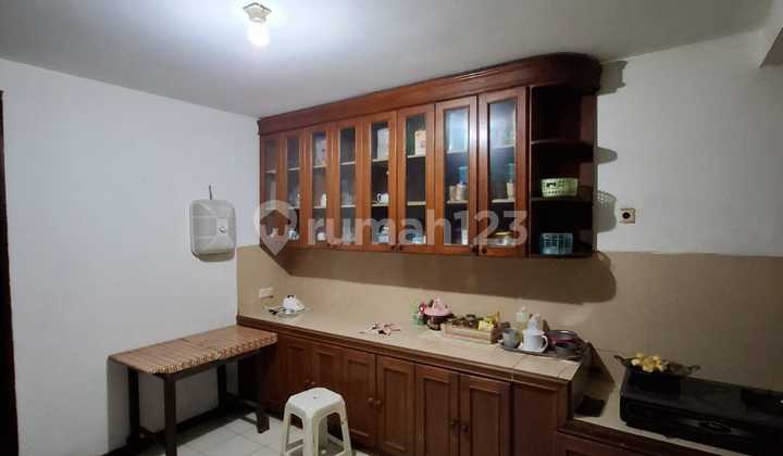 Rumah classic 3lantai lokasi dekat MRT dan fatmawati raya 2