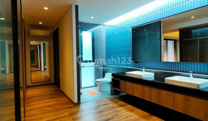 Rumah Baru 2lantai Modern Tropical di Area Premium Brawijaya 2