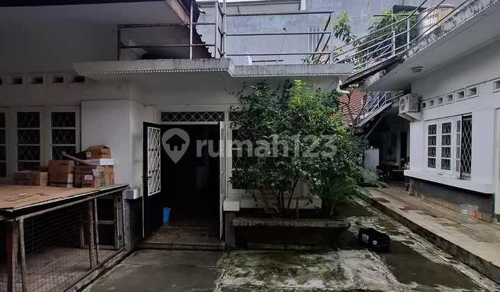 Rumah Lama Lokasi Dekat Senayanan Sudirman