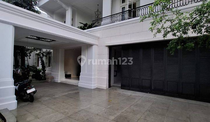 Rumah baru american classic 3lantai dengan kolam renang mega kuningan 1